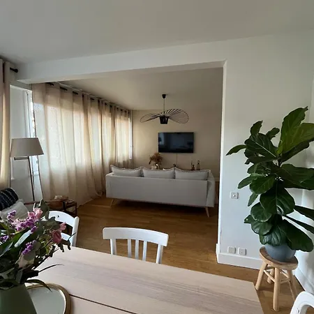Charmant Appartement Clermont דירה קלרמונט-פרנד